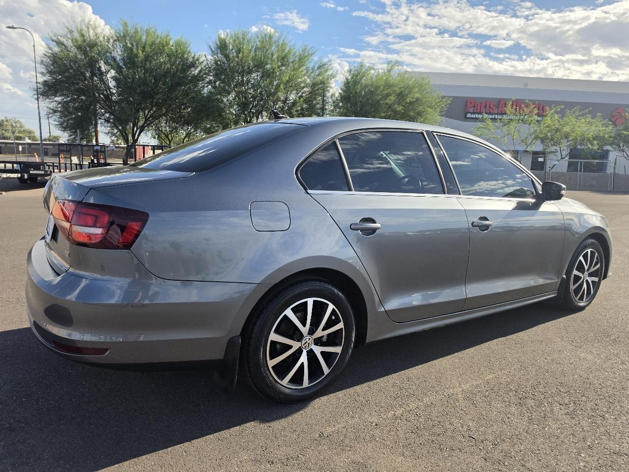 Volkswagen Jetta 1.4T SE 6A 2017
