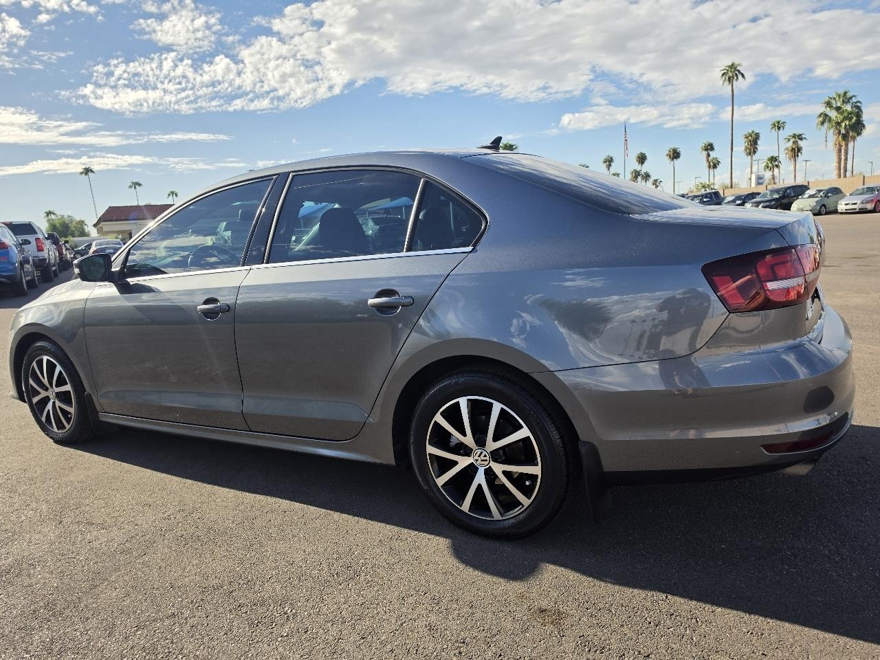 Volkswagen Jetta 1.4T SE 6A 2017