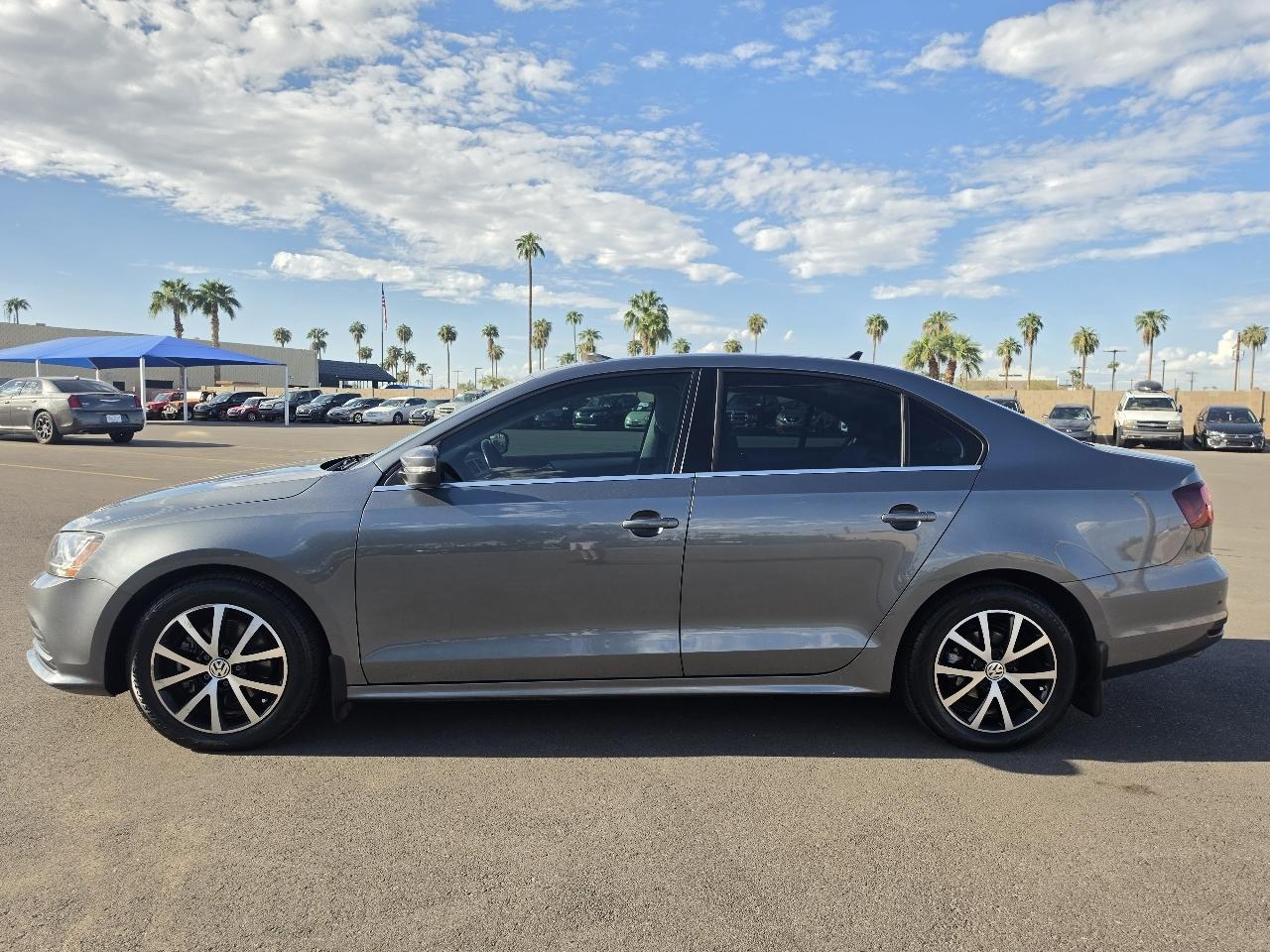 Volkswagen Jetta 1.4T SE 6A 2017