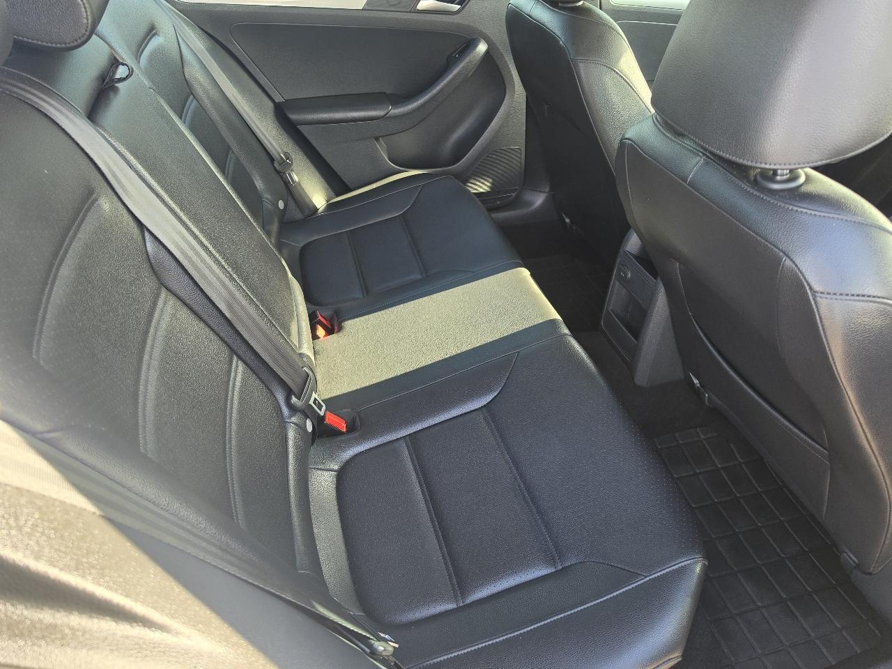 Volkswagen Jetta 1.4T SE 6A 2017