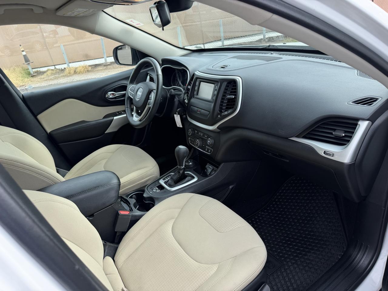 Jeep Cherokee Latitude 4WD 2017