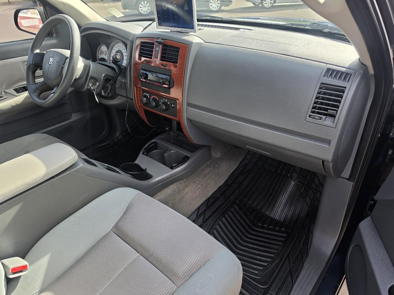 Dodge Dakota SLT Quad Cab 2WD 2005