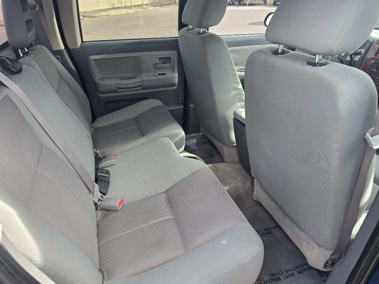 Dodge Dakota SLT Quad Cab 2WD 2005