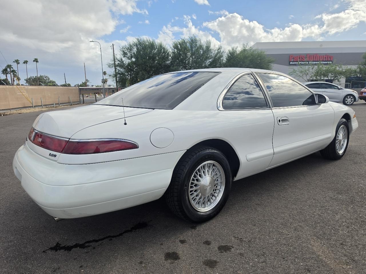 Lincoln Mark VIII Base 1996