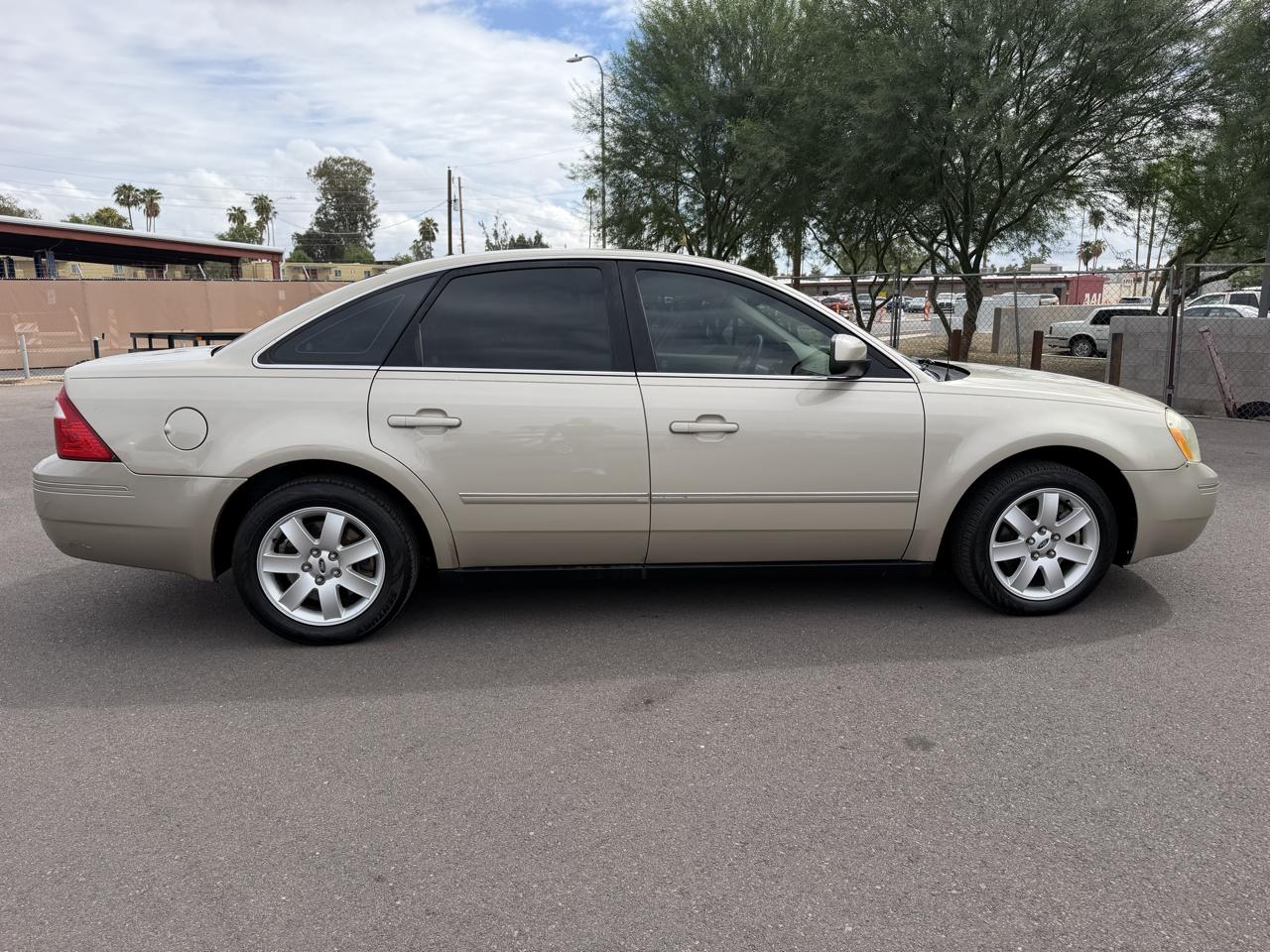 Ford Five Hundred SEL 2006