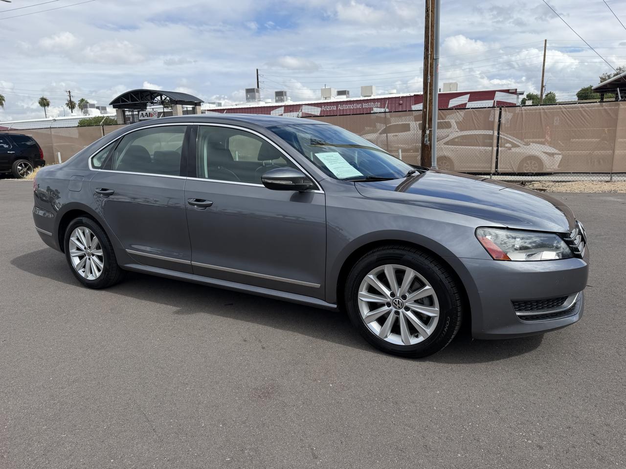 Volkswagen Passat 2.5L SEL 2012