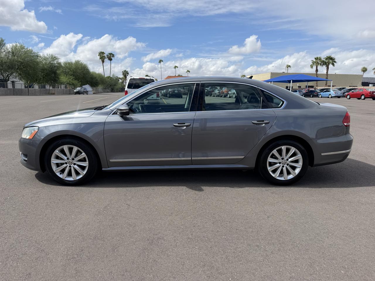 Volkswagen Passat 2.5L SEL 2012