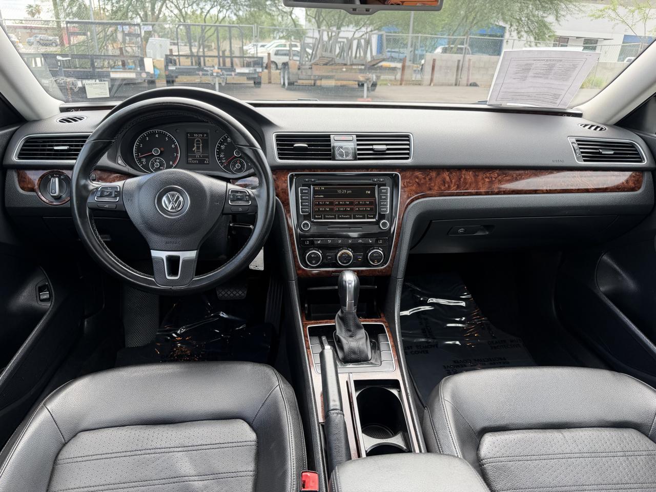 Volkswagen Passat 2.5L SEL 2012