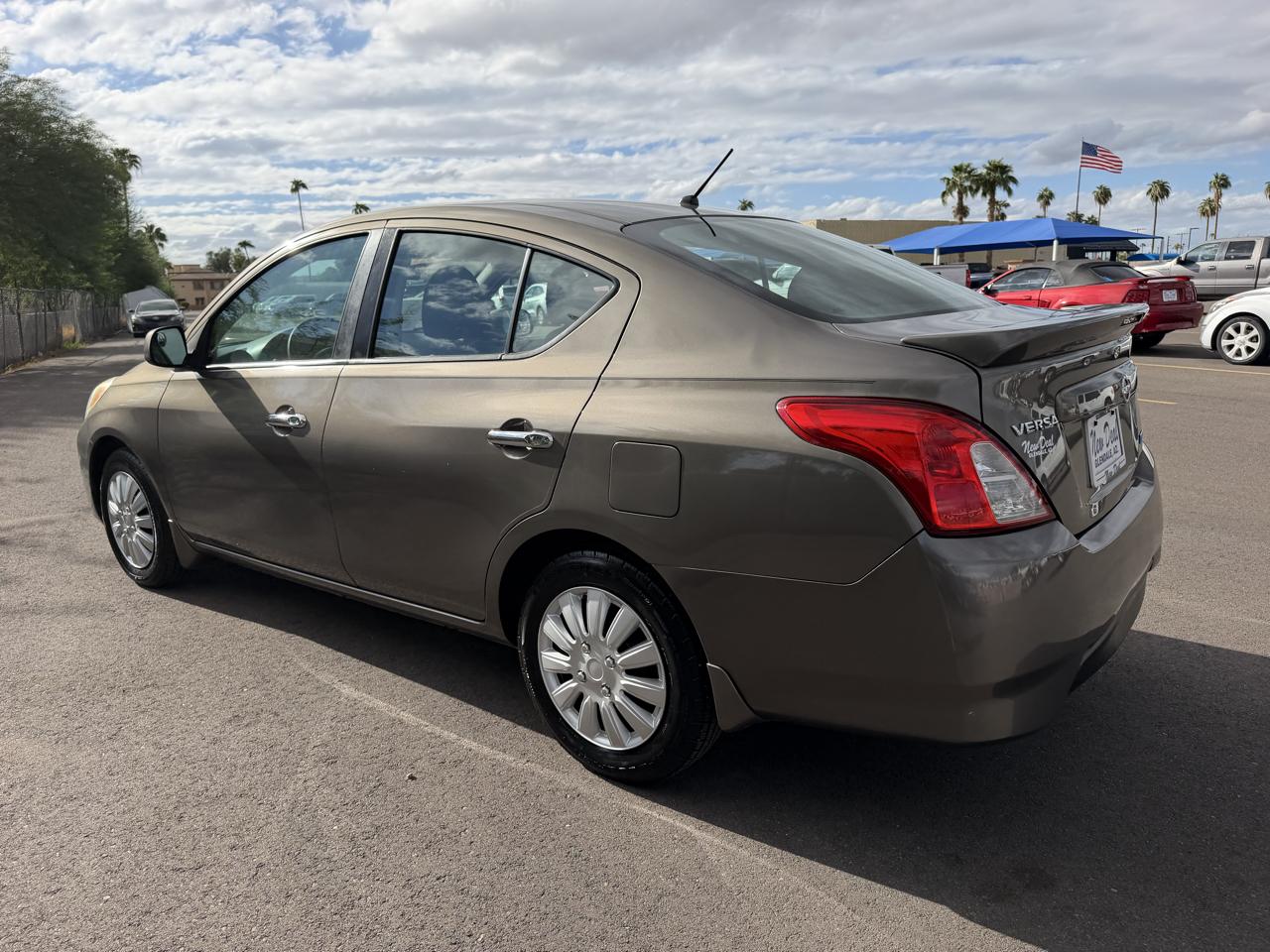 Nissan Versa 1.6 S 4A 2013