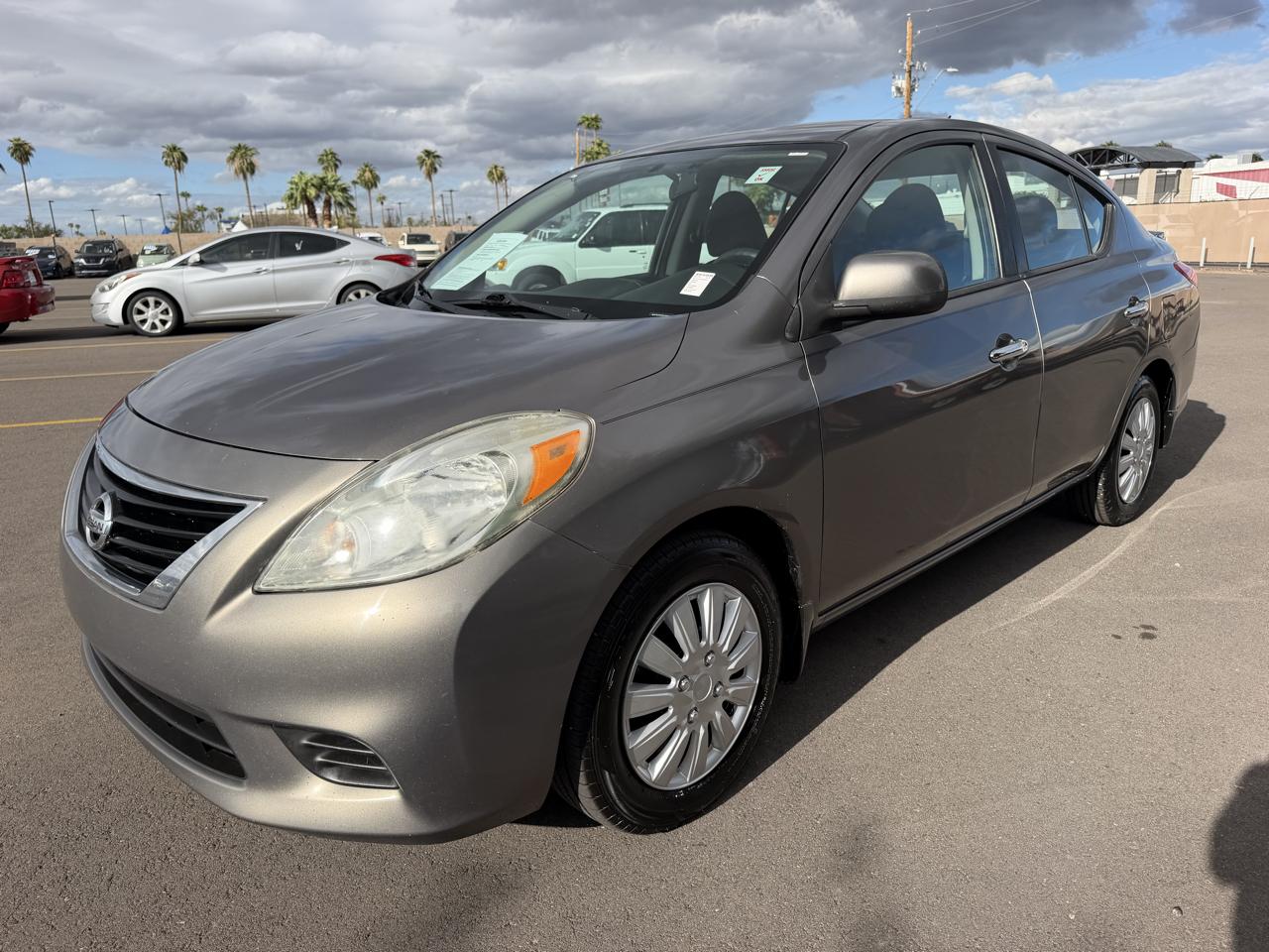 Nissan Versa 1.6 S 4A 2013