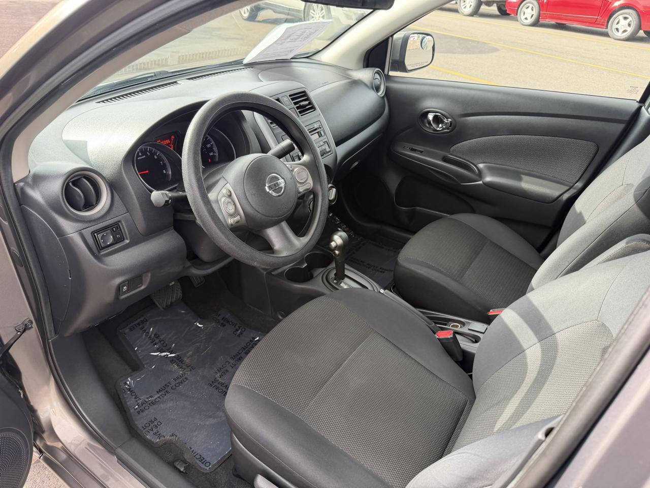 Nissan Versa 1.6 S 4A 2013