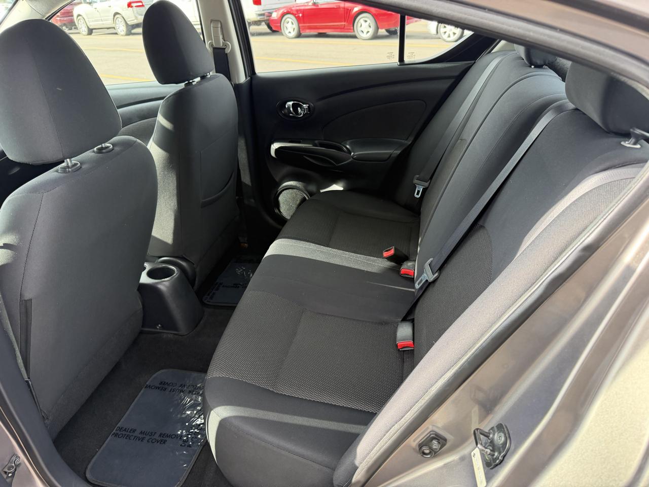 Nissan Versa 1.6 S 4A 2013