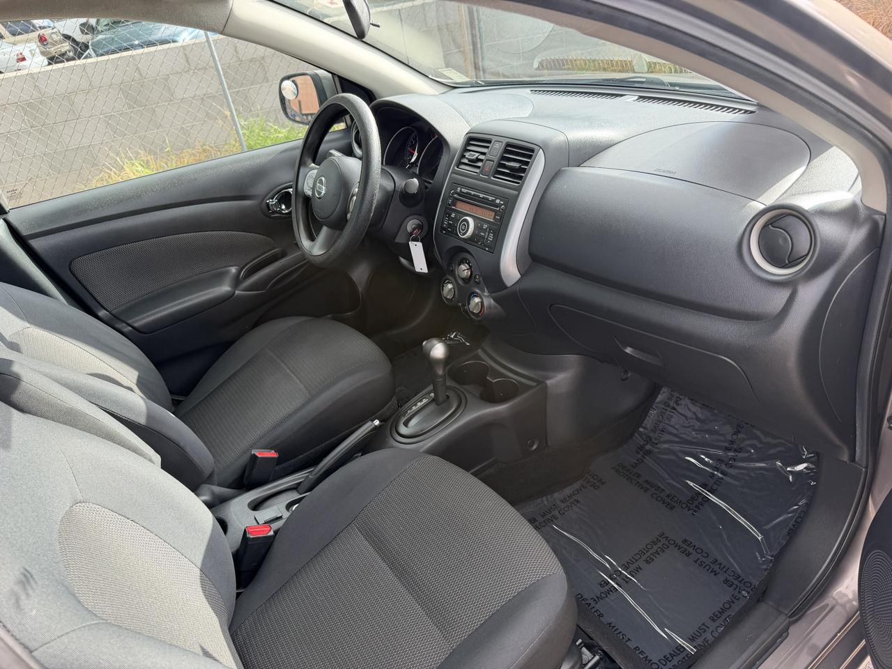 Nissan Versa 1.6 S 4A 2013