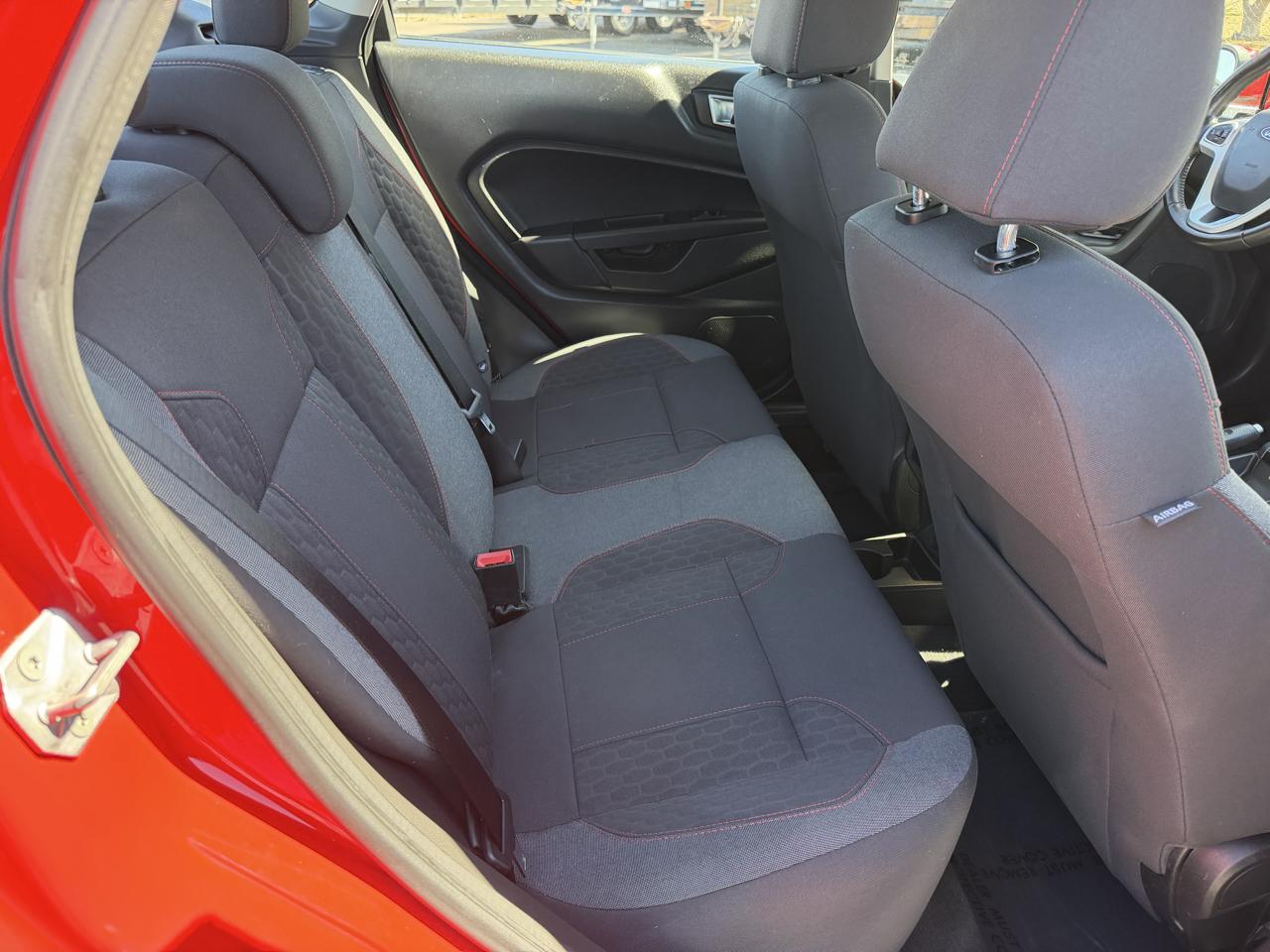 Ford Fiesta SE Sedan 2014