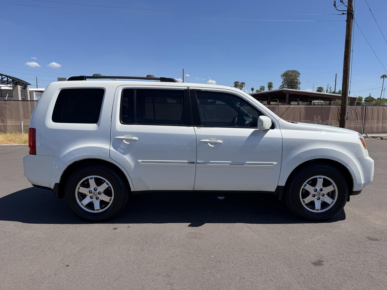 Honda Pilot Touring 2WD 5-Spd AT with DVD 2011