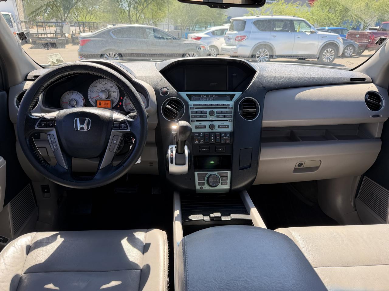 Honda Pilot Touring 2WD 5-Spd AT with DVD 2011