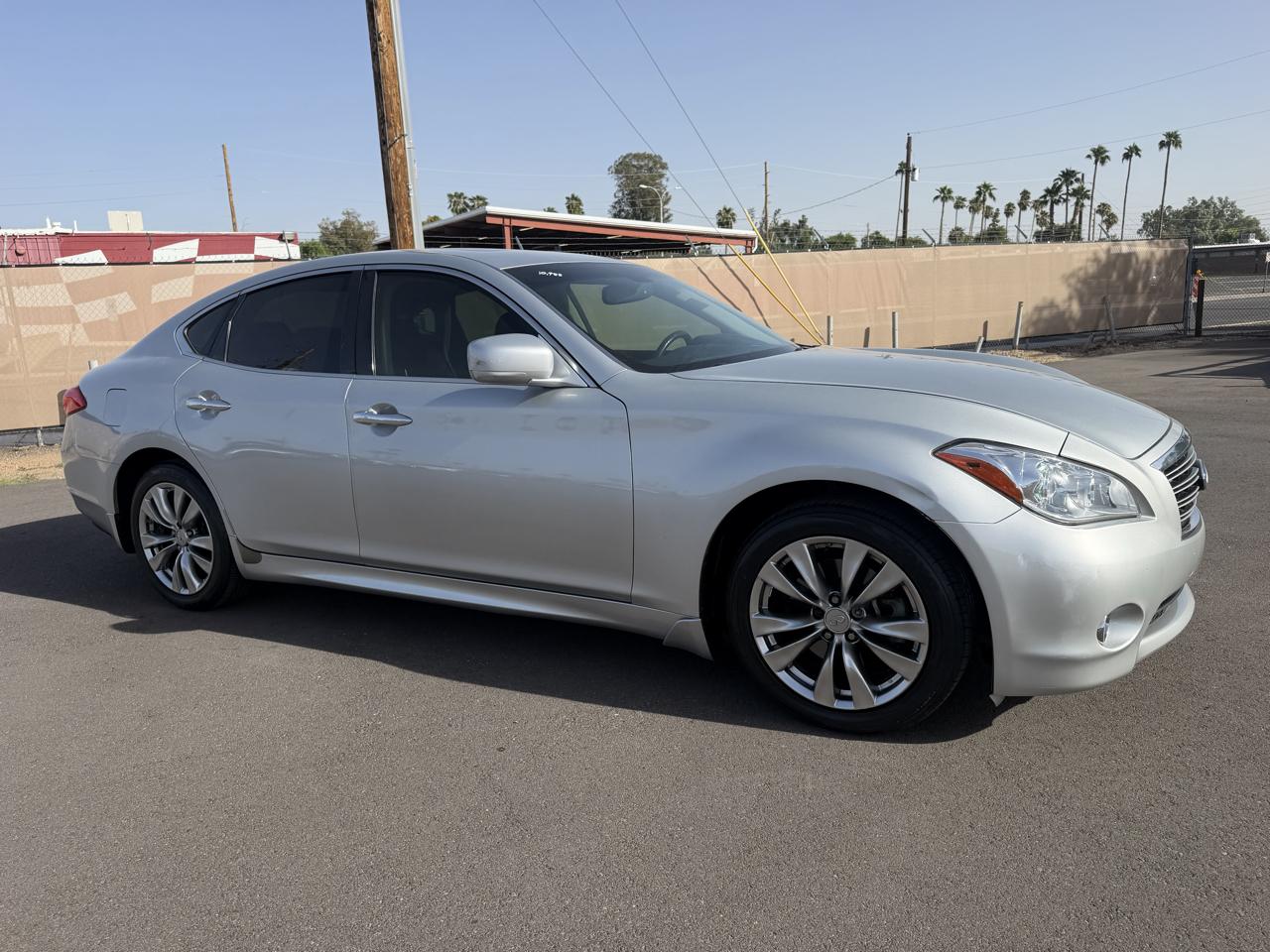 Infiniti M 37 2012