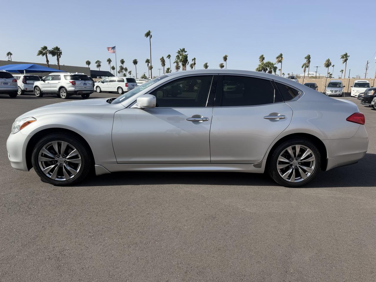 Infiniti M 37 2012