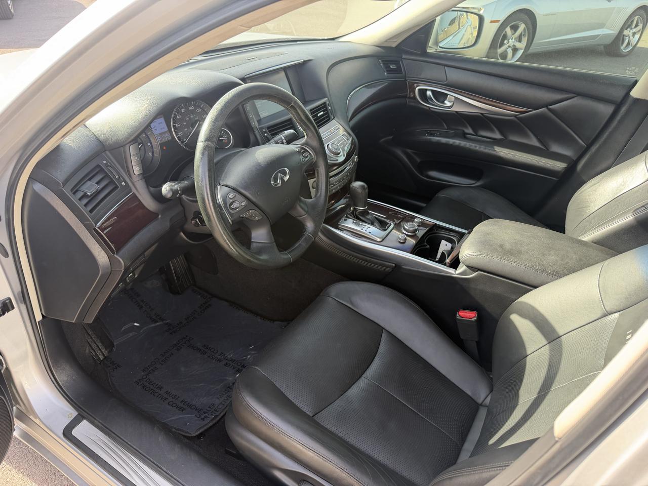 Infiniti M 37 2012