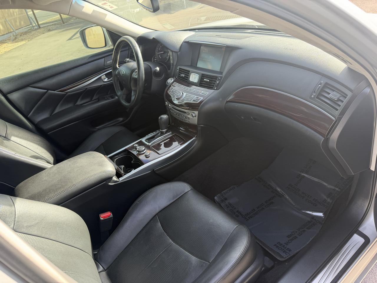 Infiniti M 37 2012