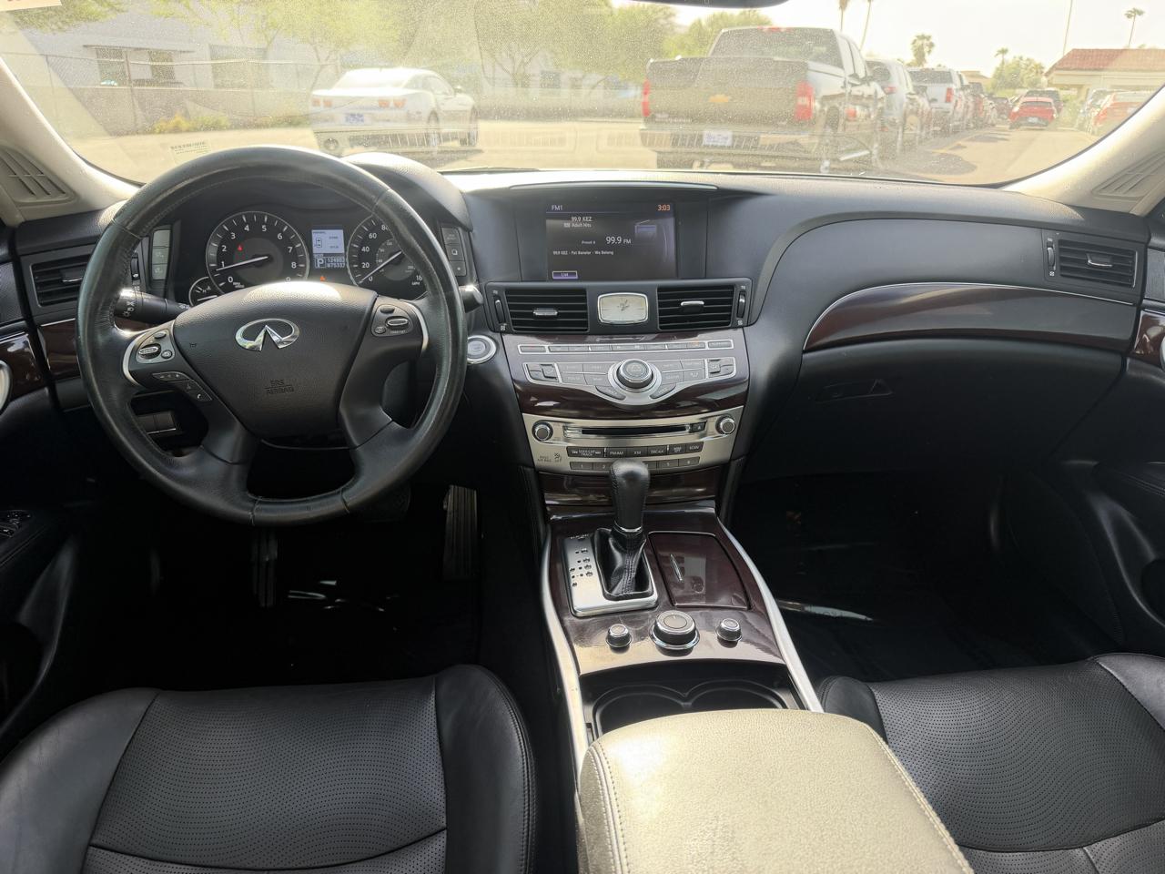 Infiniti M 37 2012