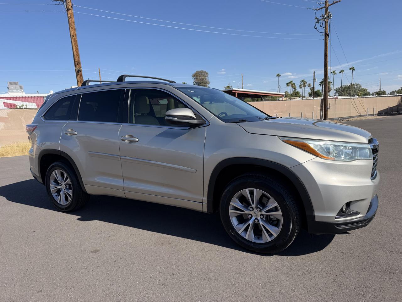 Toyota Highlander XLE FWD V6 2015