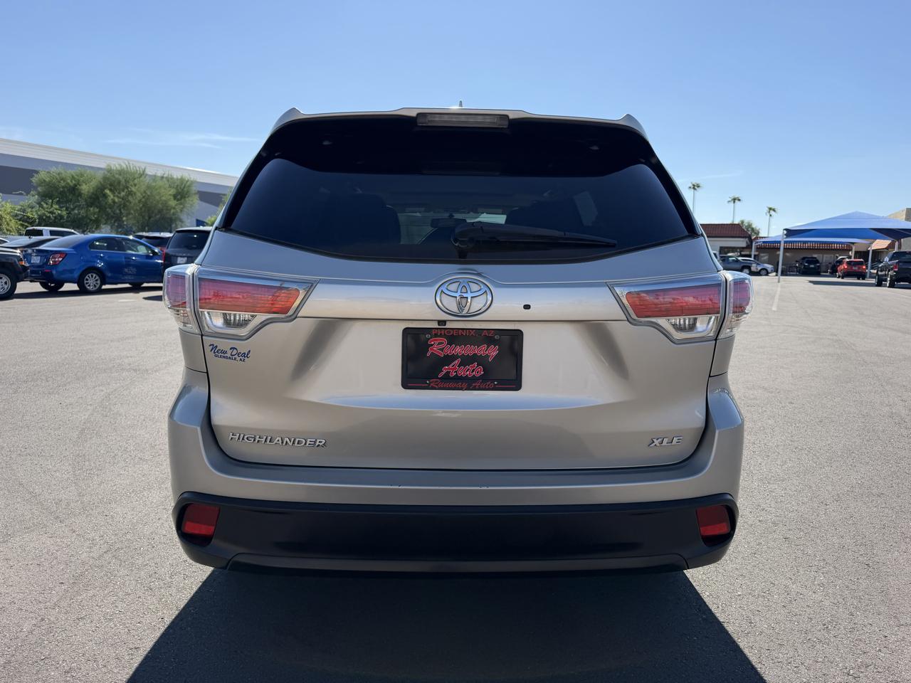 Toyota Highlander XLE FWD V6 2015