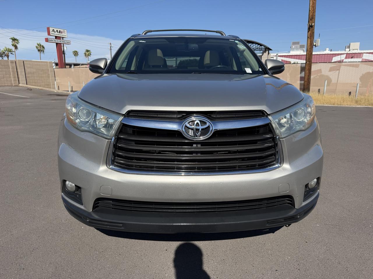 Toyota Highlander XLE FWD V6 2015