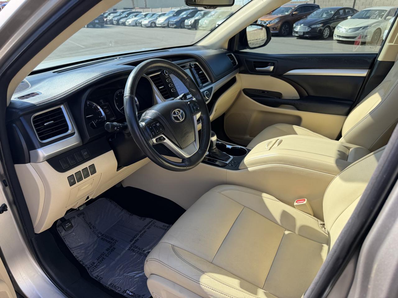 Toyota Highlander XLE FWD V6 2015