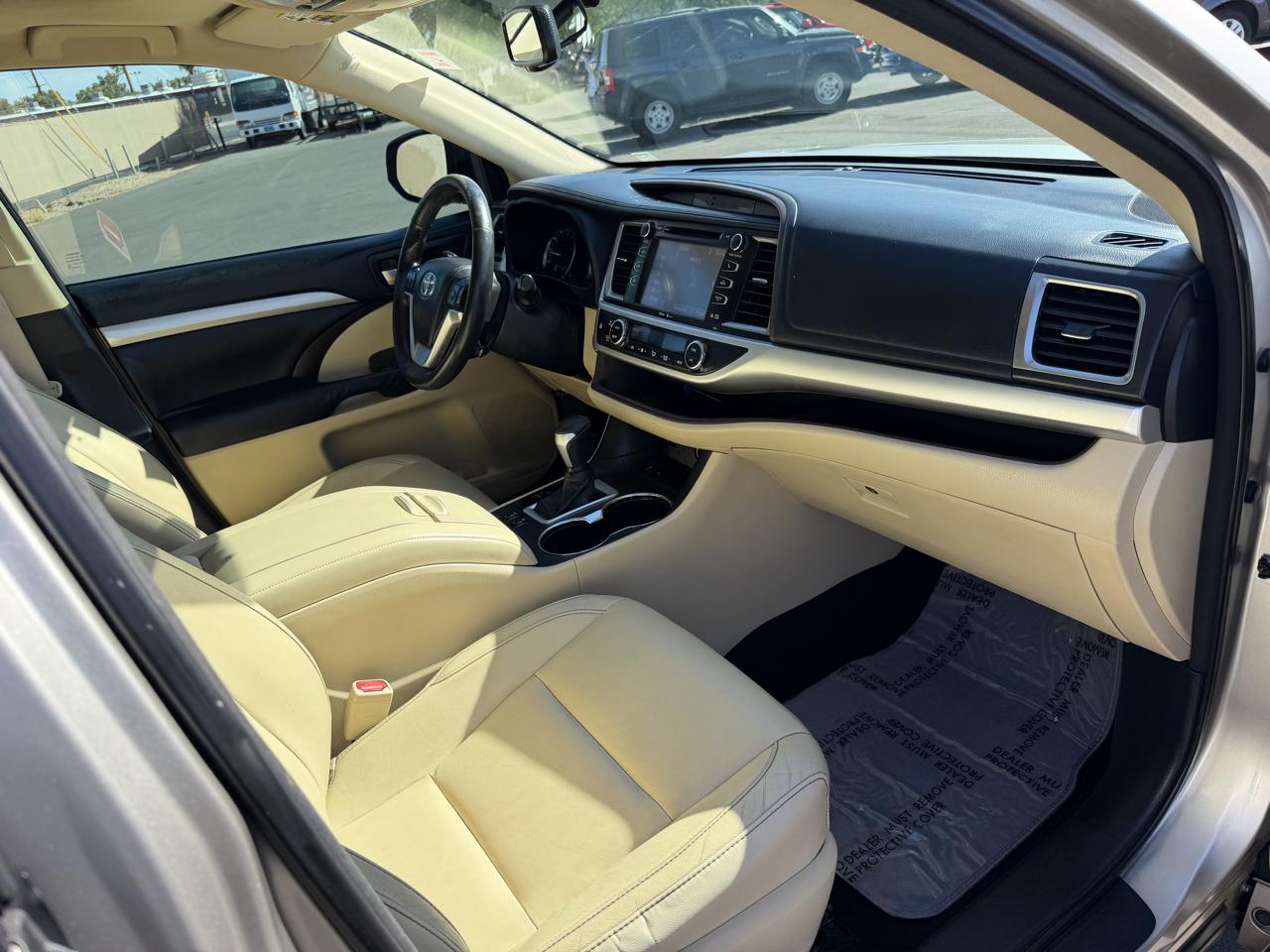 Toyota Highlander XLE FWD V6 2015