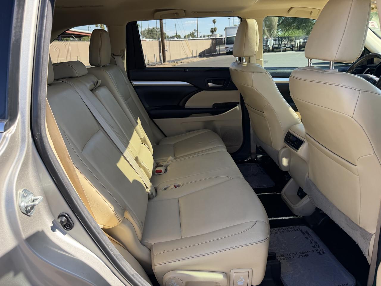 Toyota Highlander XLE FWD V6 2015