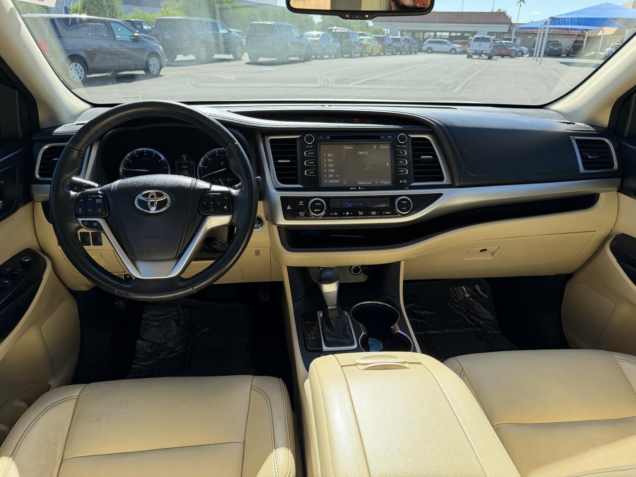Toyota Highlander XLE FWD V6 2015