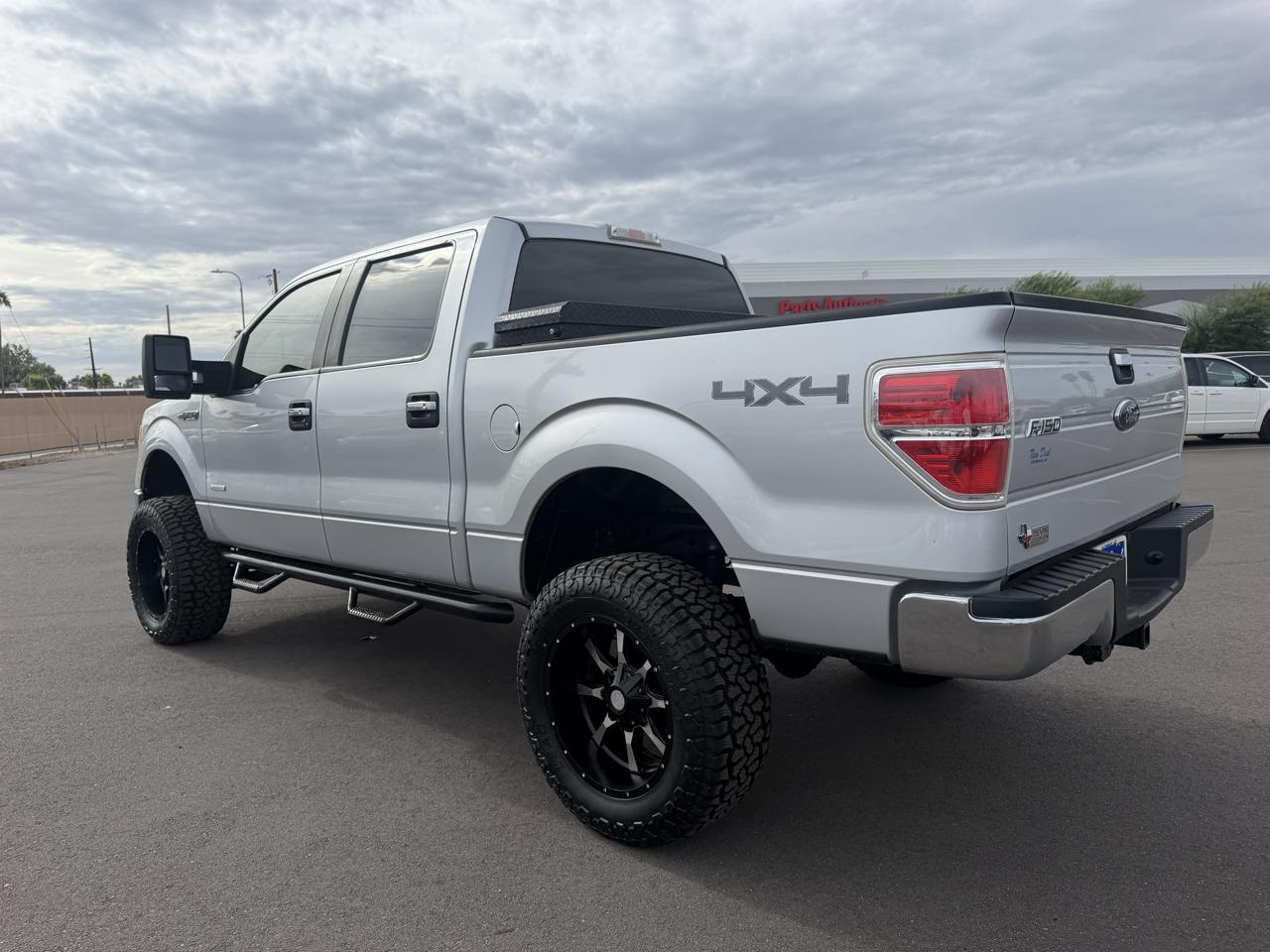 Ford F-150 4WD SuperCrew 139" XL 2013