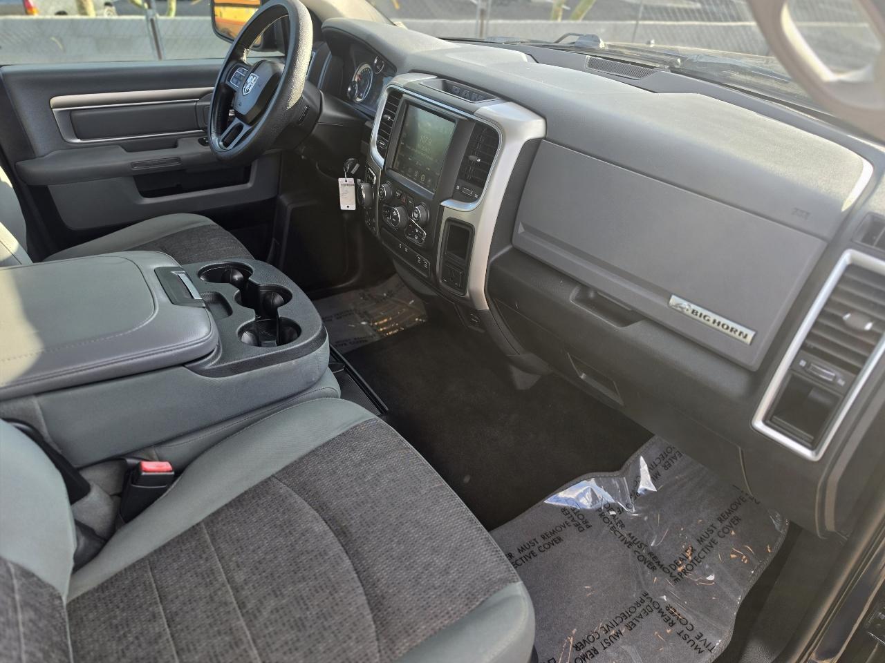 RAM 1500 Big Horn Quad Cab 4WD 2017