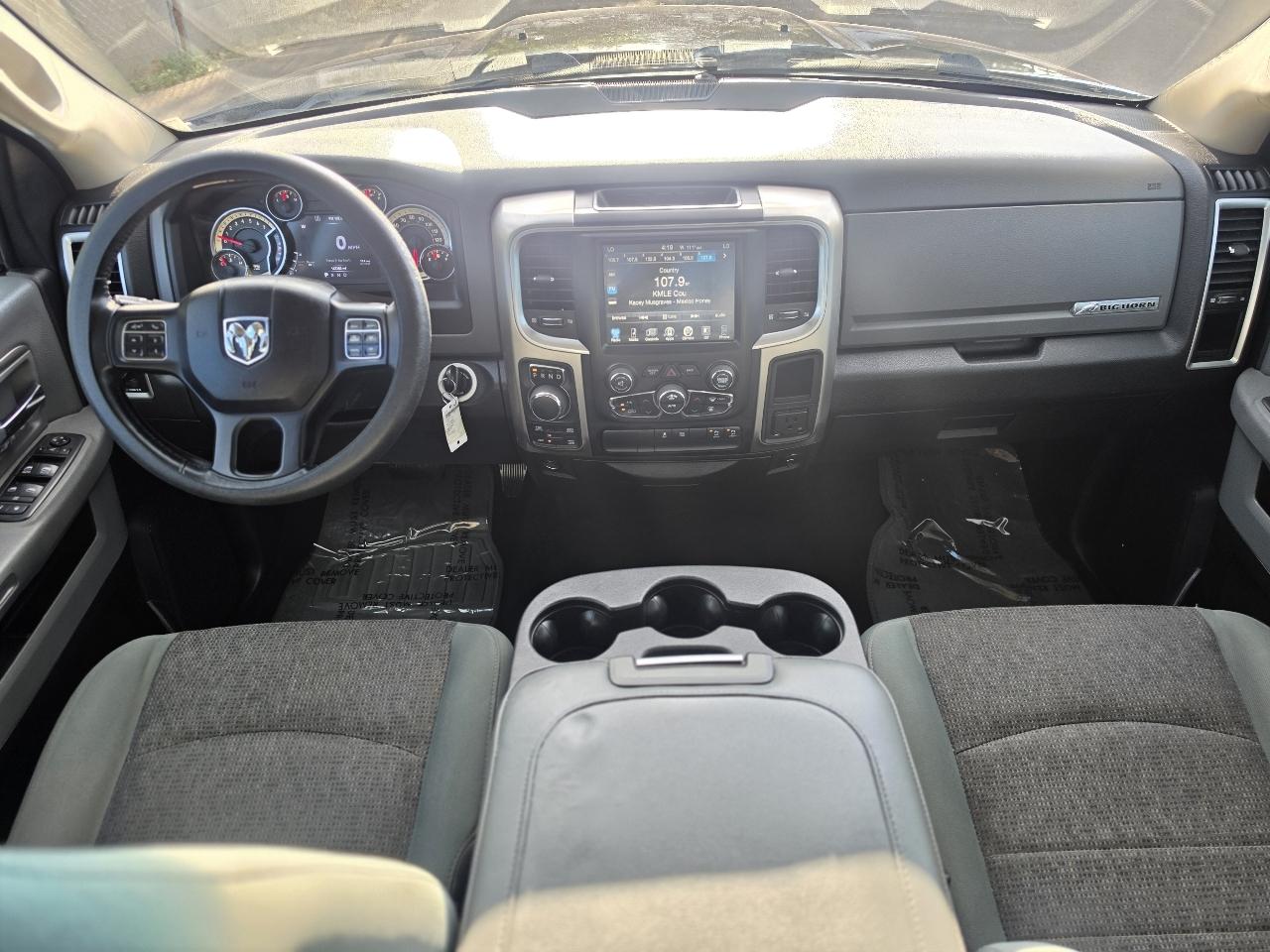 RAM 1500 Big Horn Quad Cab 4WD 2017