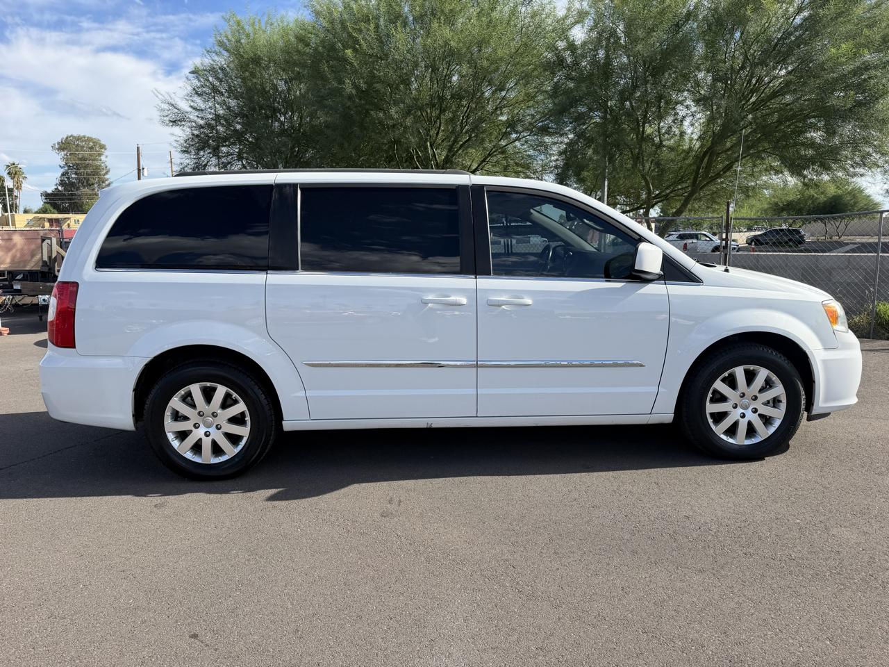 Chrysler Town & Country Touring 2016