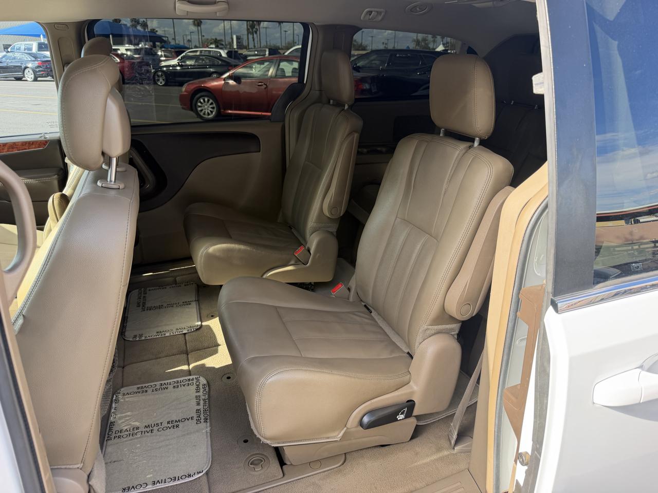 Chrysler Town & Country Touring 2016