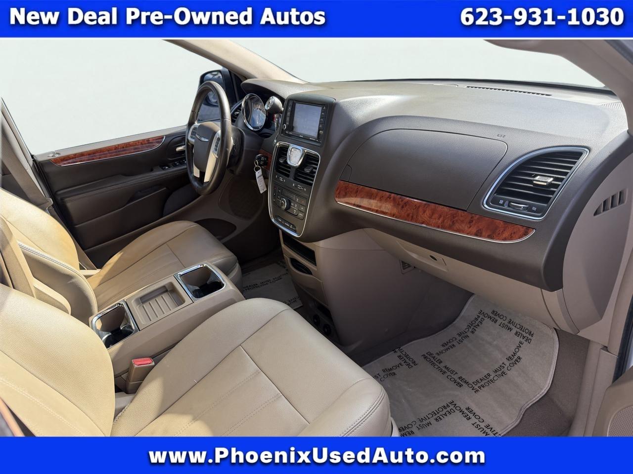 Chrysler Town & Country Touring 2016