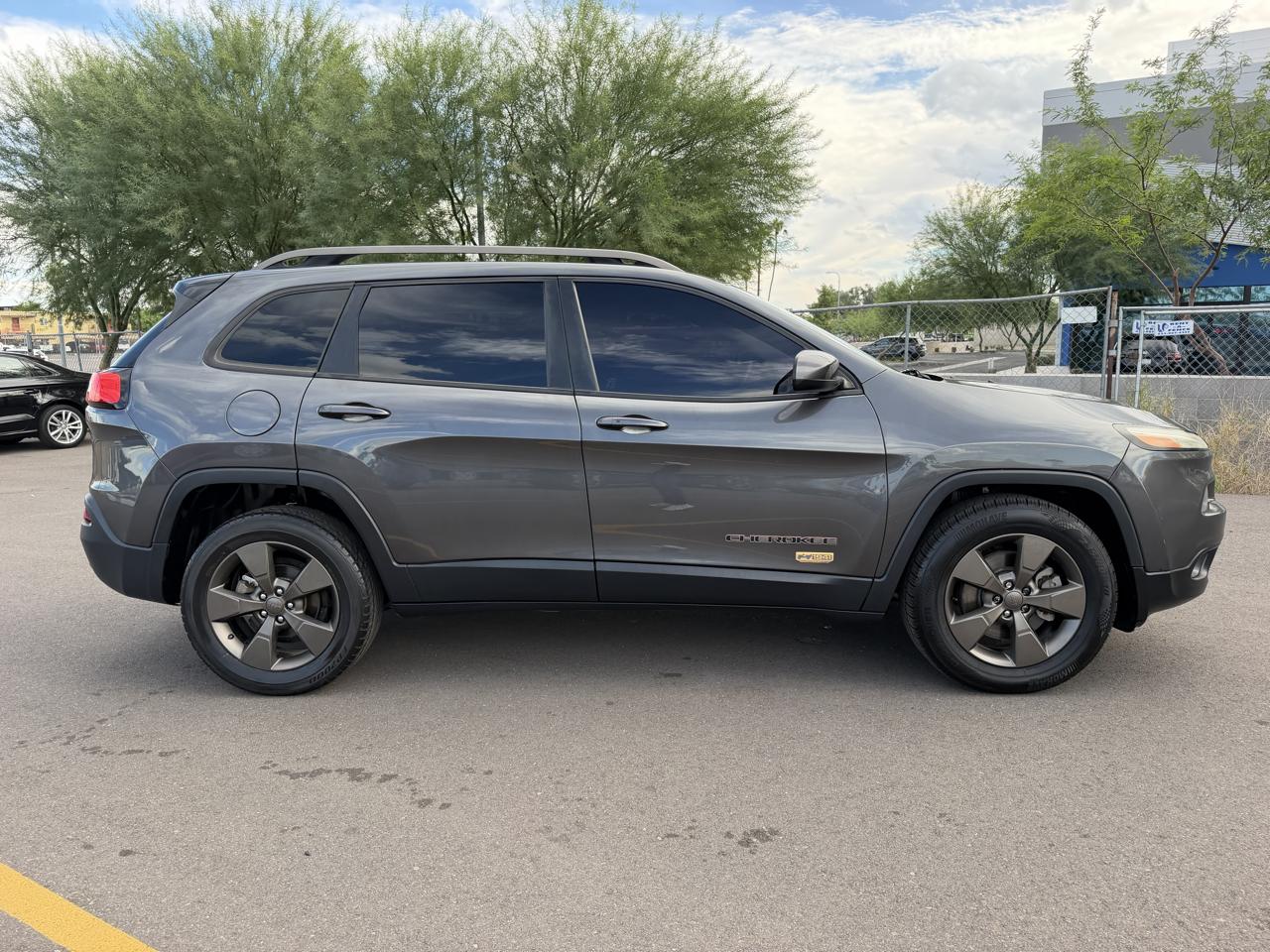 Jeep Cherokee Latitude FWD 2016