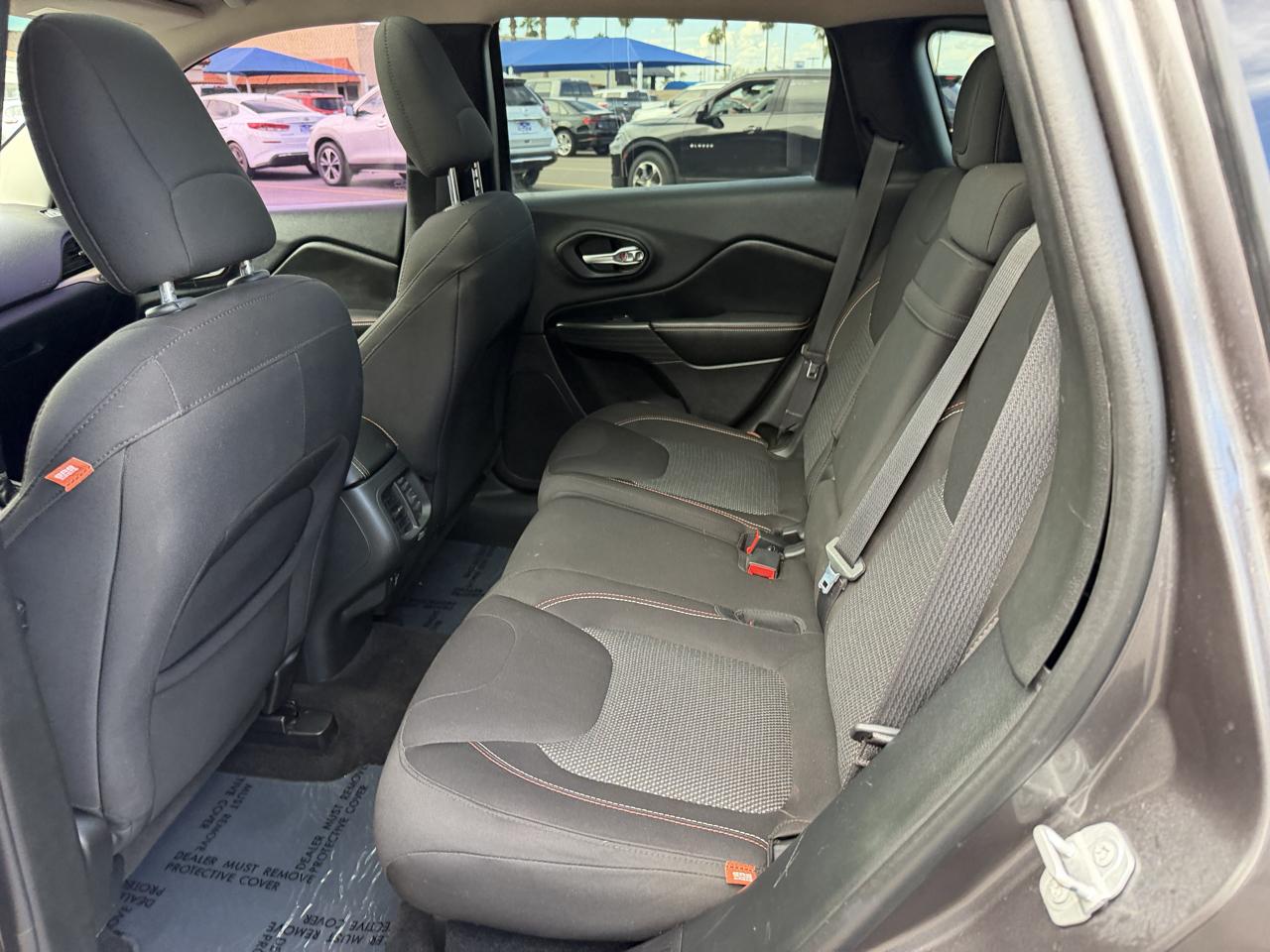 Jeep Cherokee Latitude FWD 2016