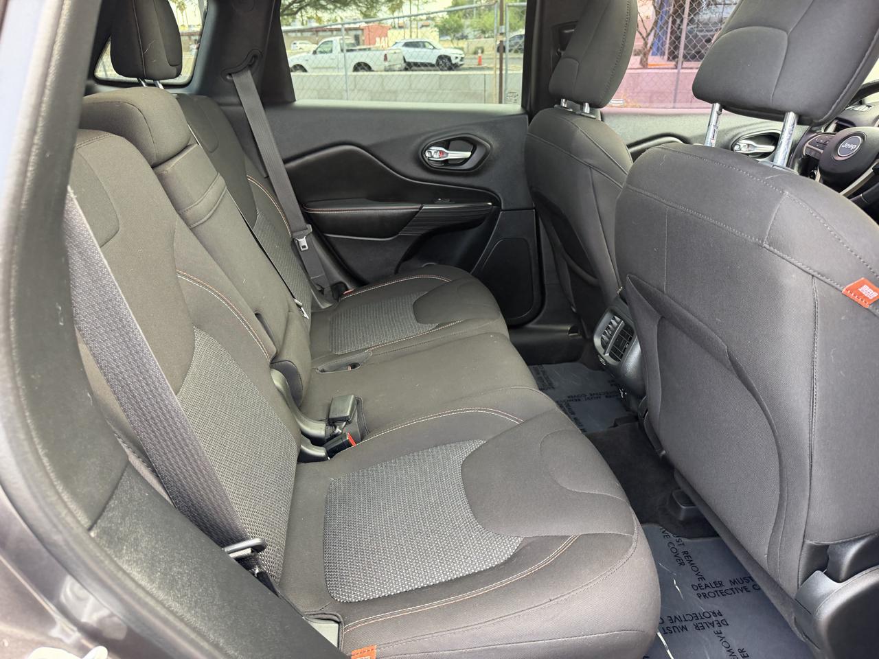 Jeep Cherokee Latitude FWD 2016