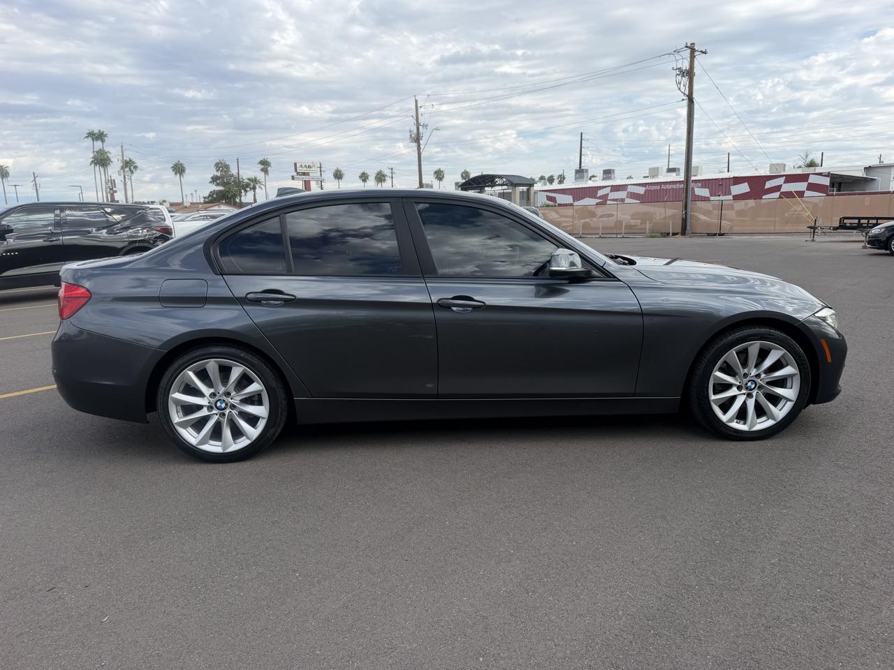 BMW 3-Series 320i Sedan 2018