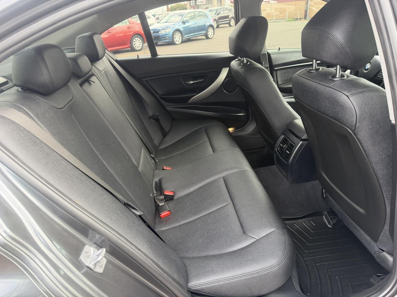 BMW 3-Series 320i Sedan 2018