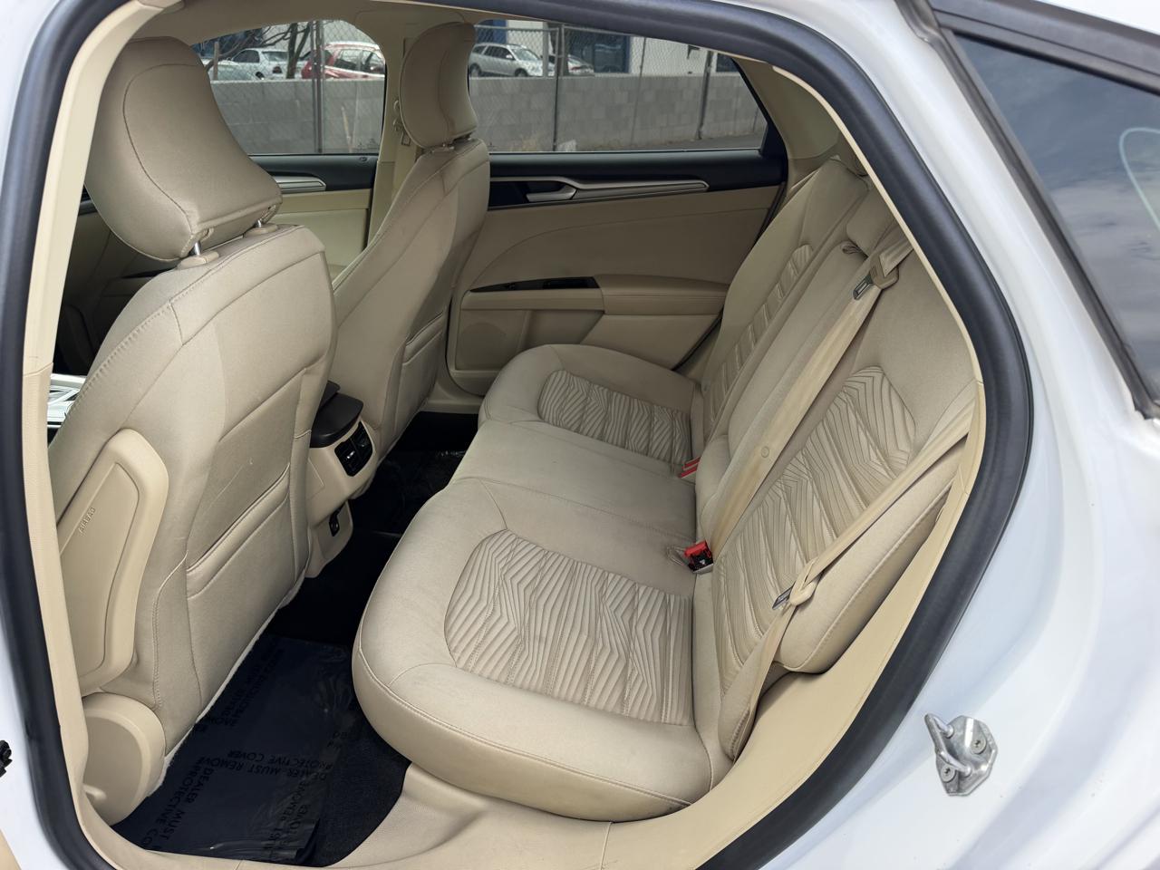 Ford Fusion SE 2016