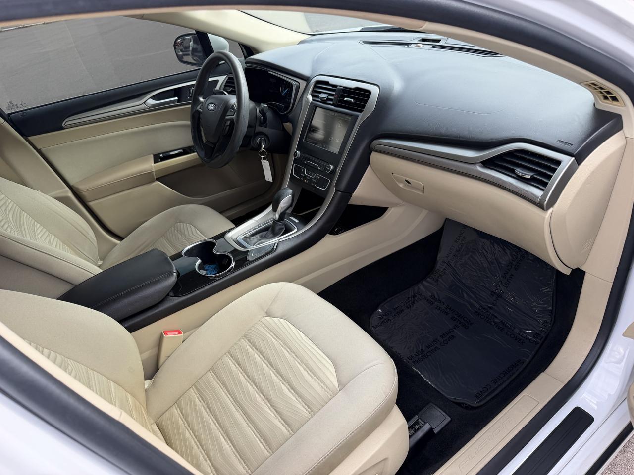 Ford Fusion SE 2016