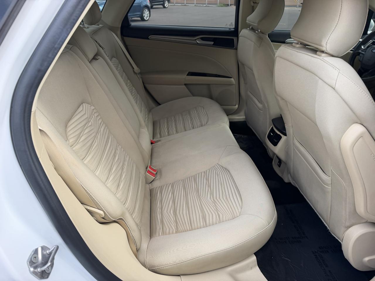 Ford Fusion SE 2016