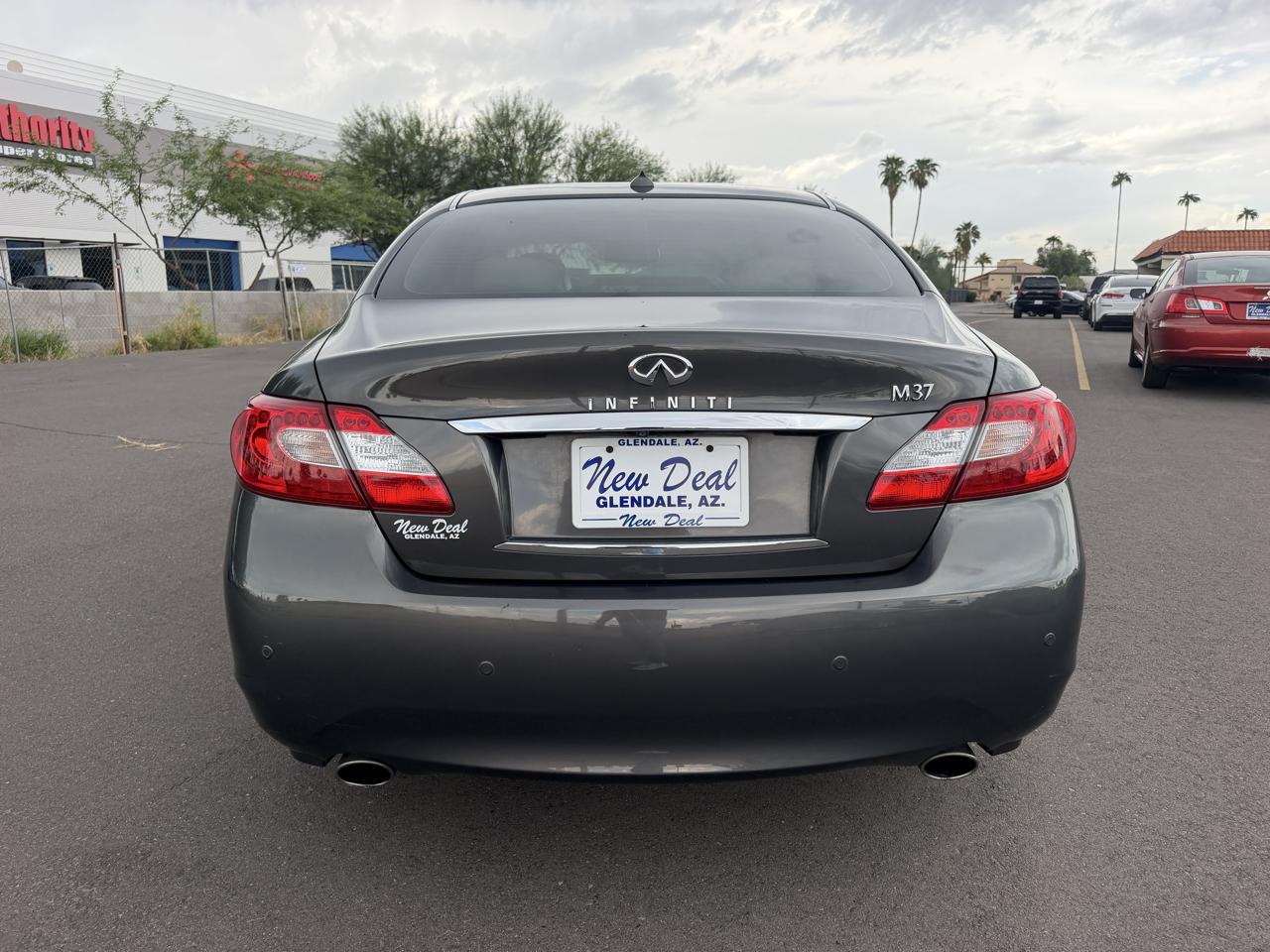 Infiniti M 37 2013