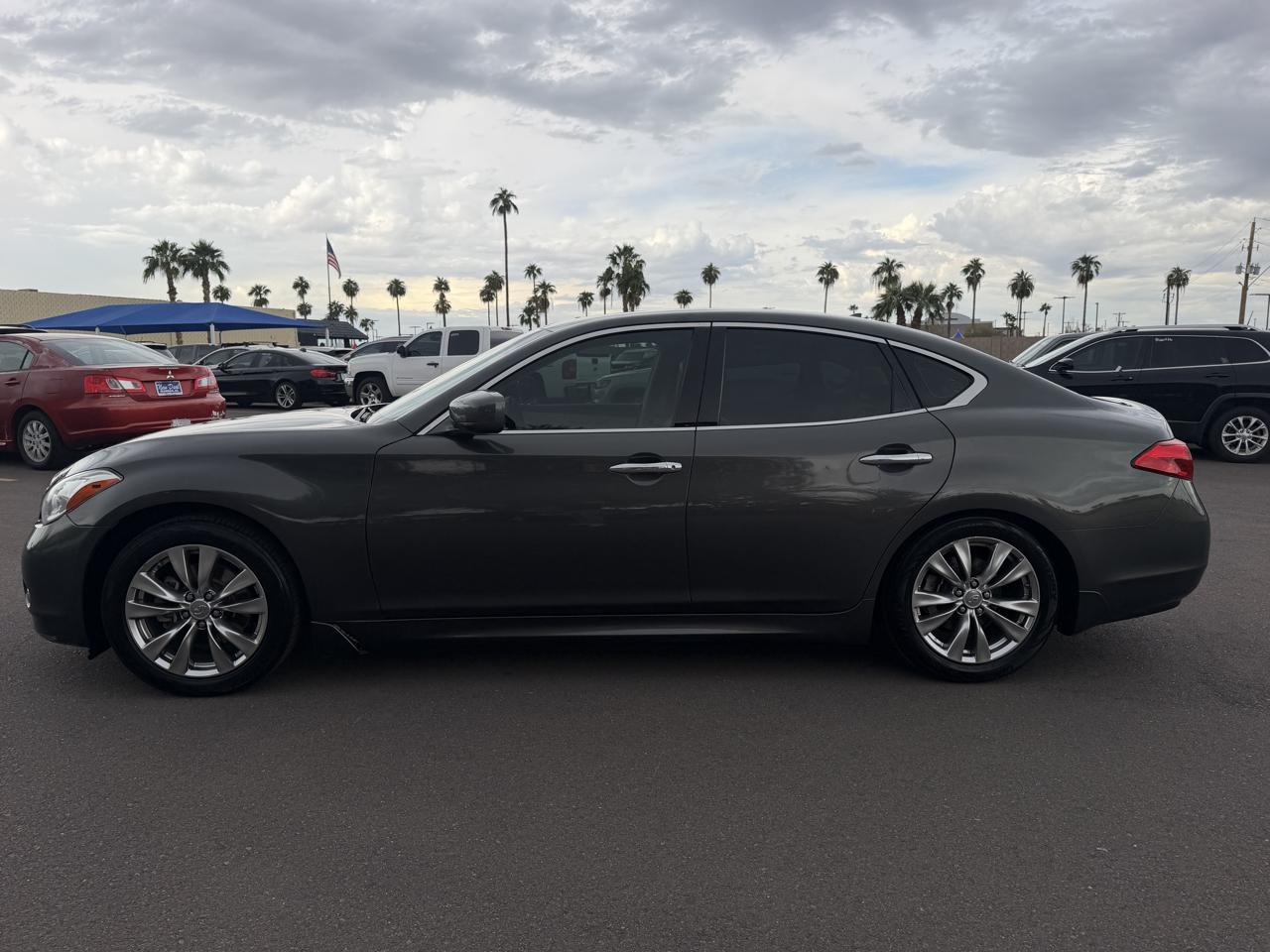 Infiniti M 37 2013