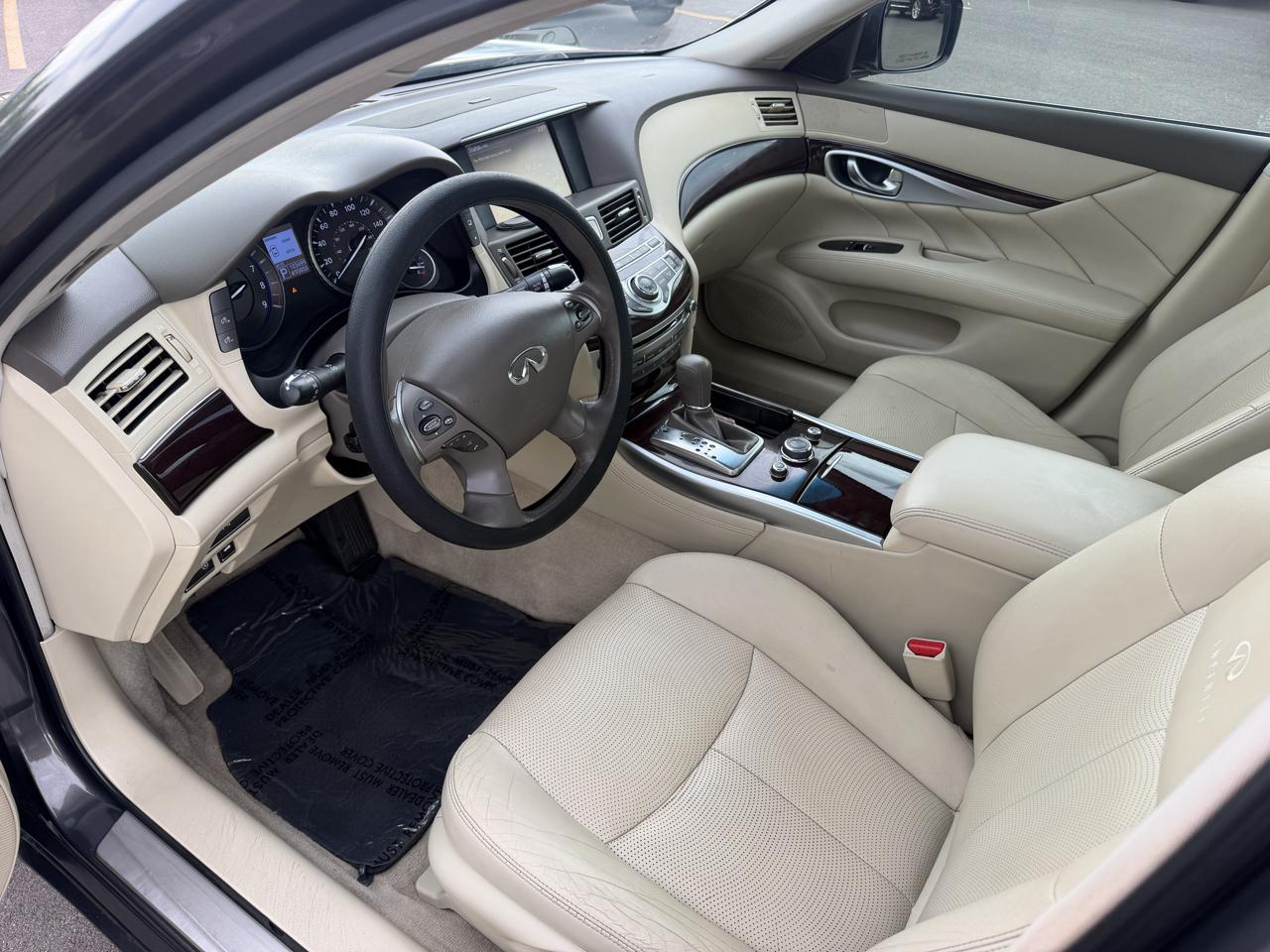 Infiniti M 37 2013