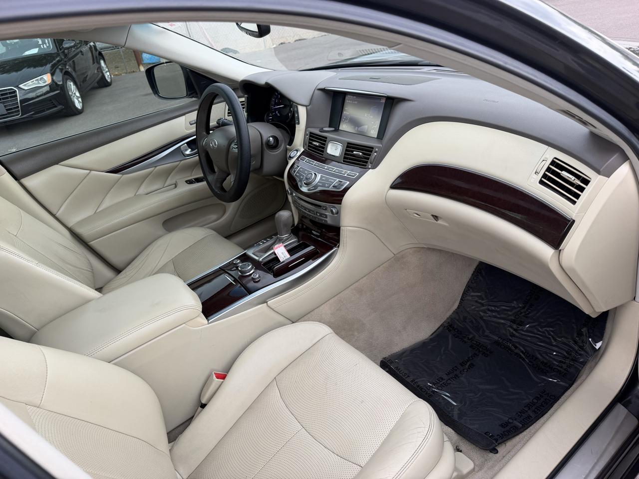 Infiniti M 37 2013